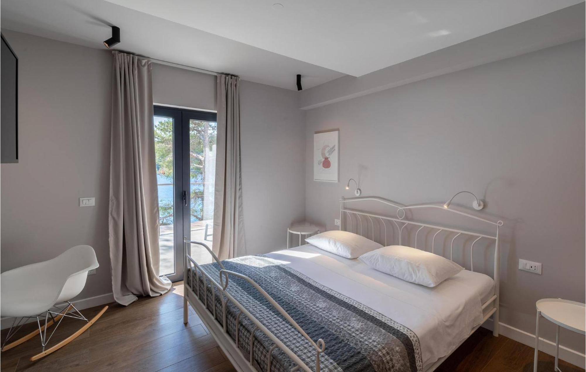 Amazing Home In Blato With Wifi Exteriör bild
