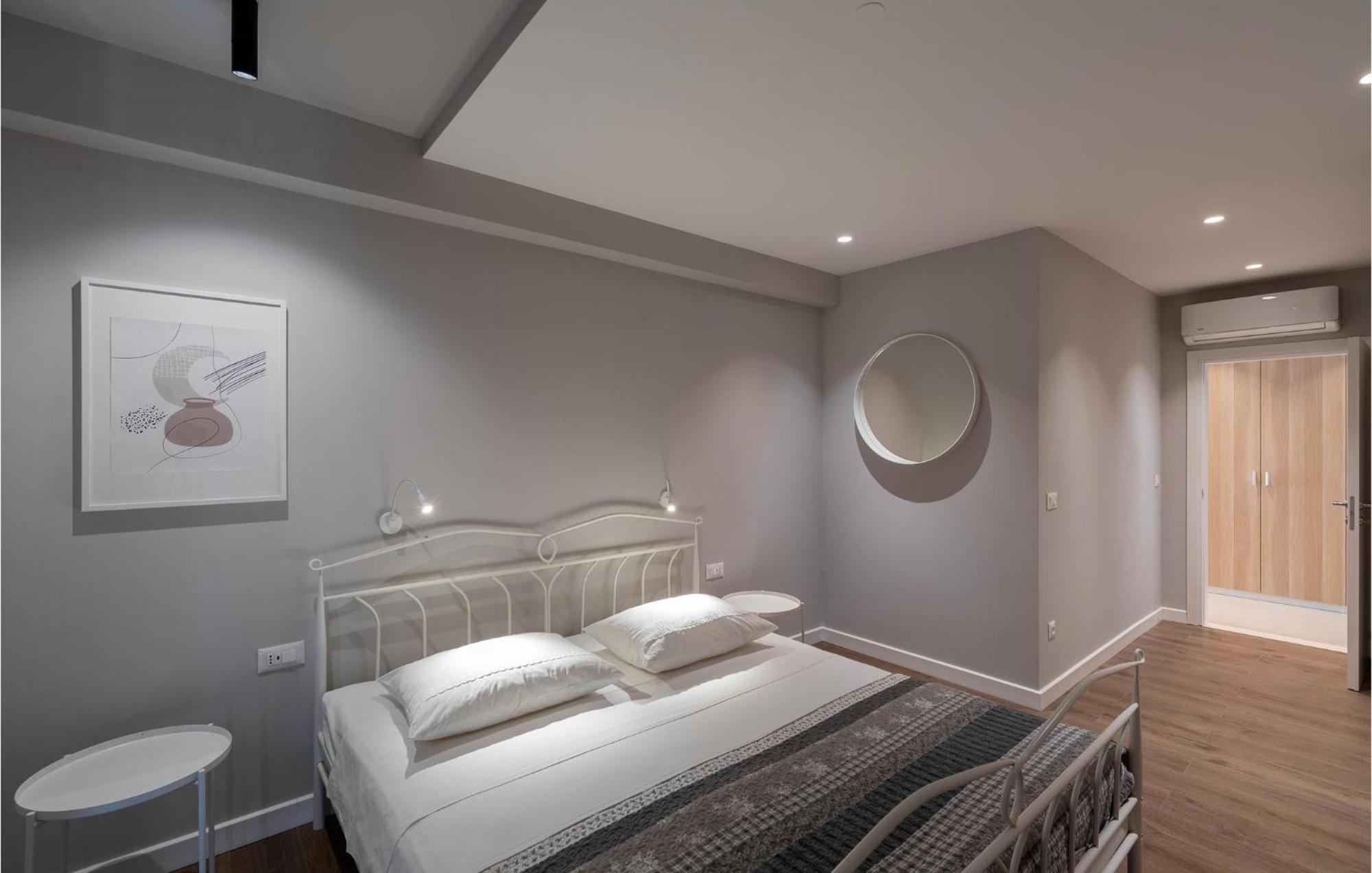 Amazing Home In Blato With Wifi Exteriör bild