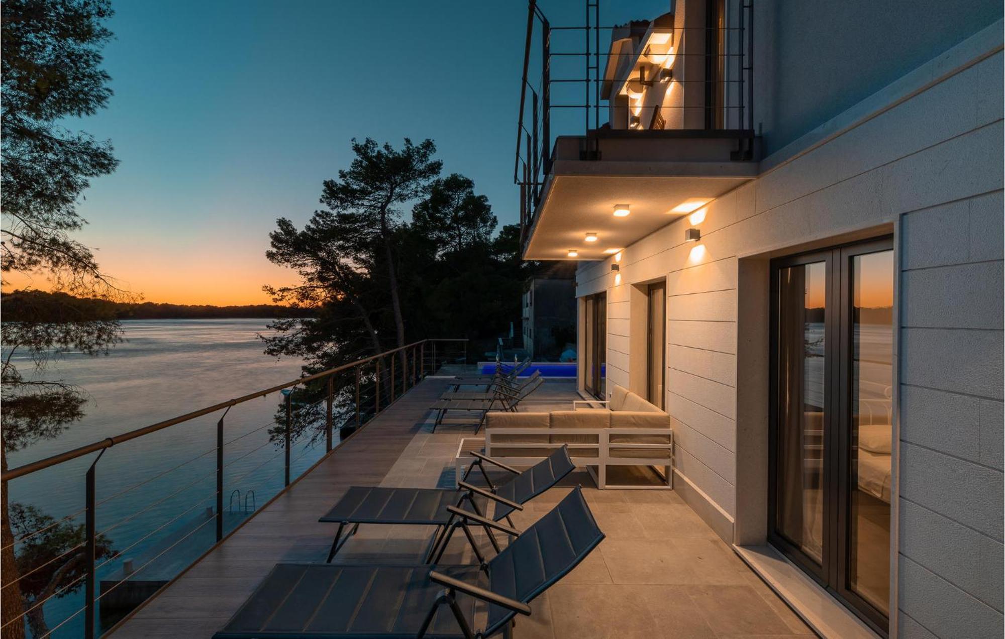 Amazing Home In Blato With Wifi Exteriör bild