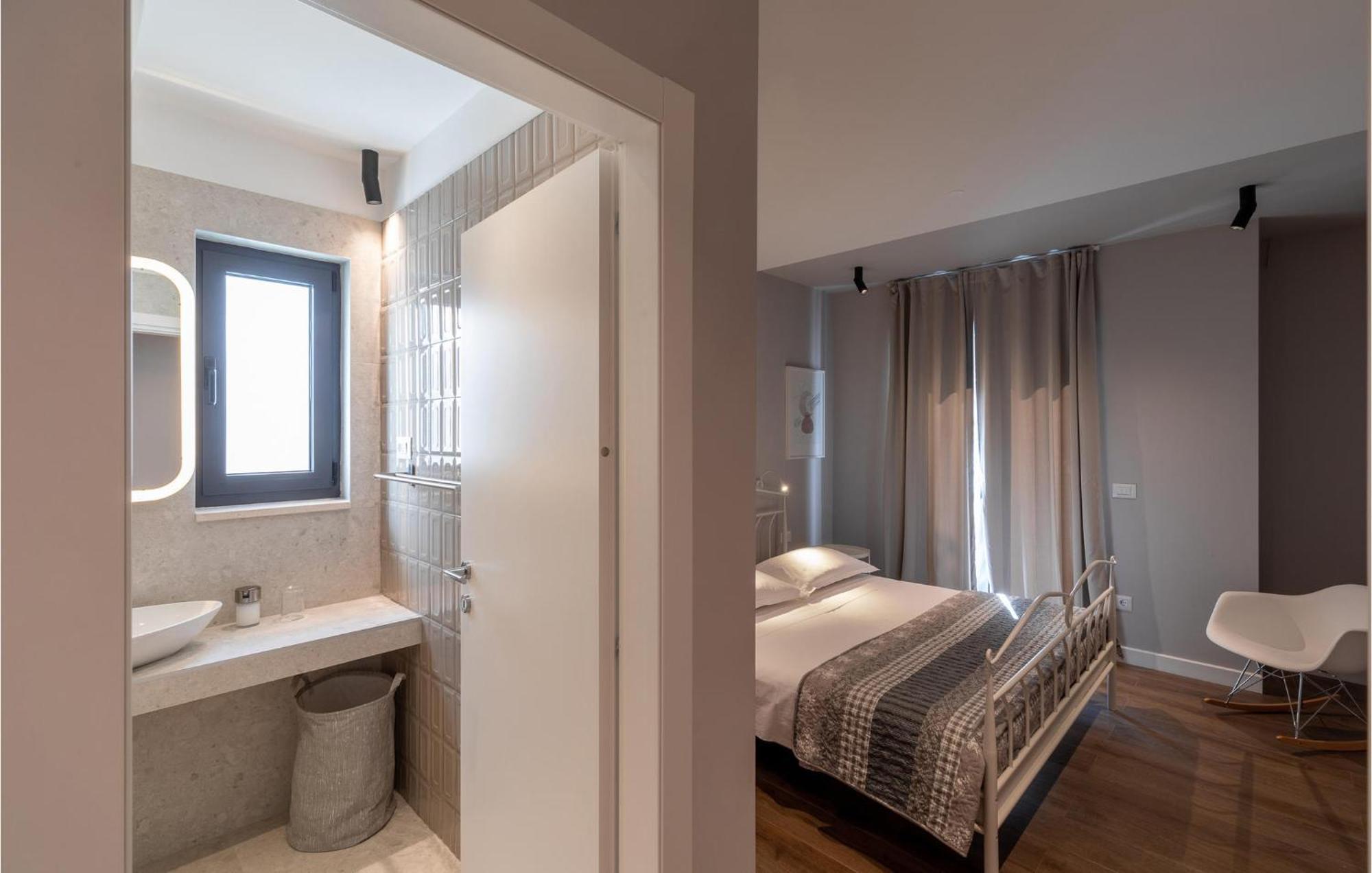 Amazing Home In Blato With Wifi Exteriör bild